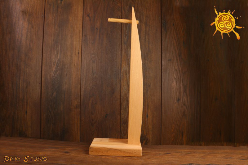 Drewniany stojak na dzwonek koshi