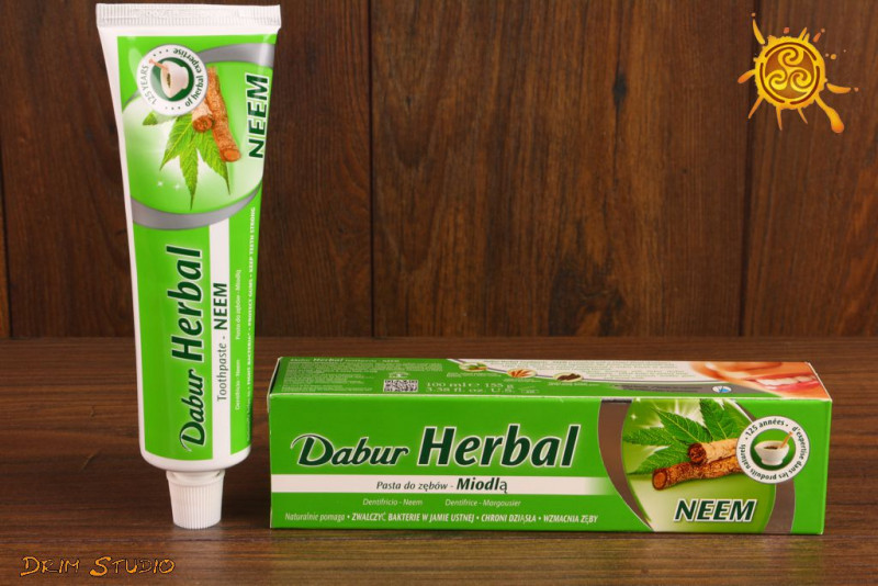 Pasta do zębów z miodlą indyjską NEEM Dabur Herbal - zwalcza bakterie w jamie ustnej, chroni dziąsła, wzmacnia zęby